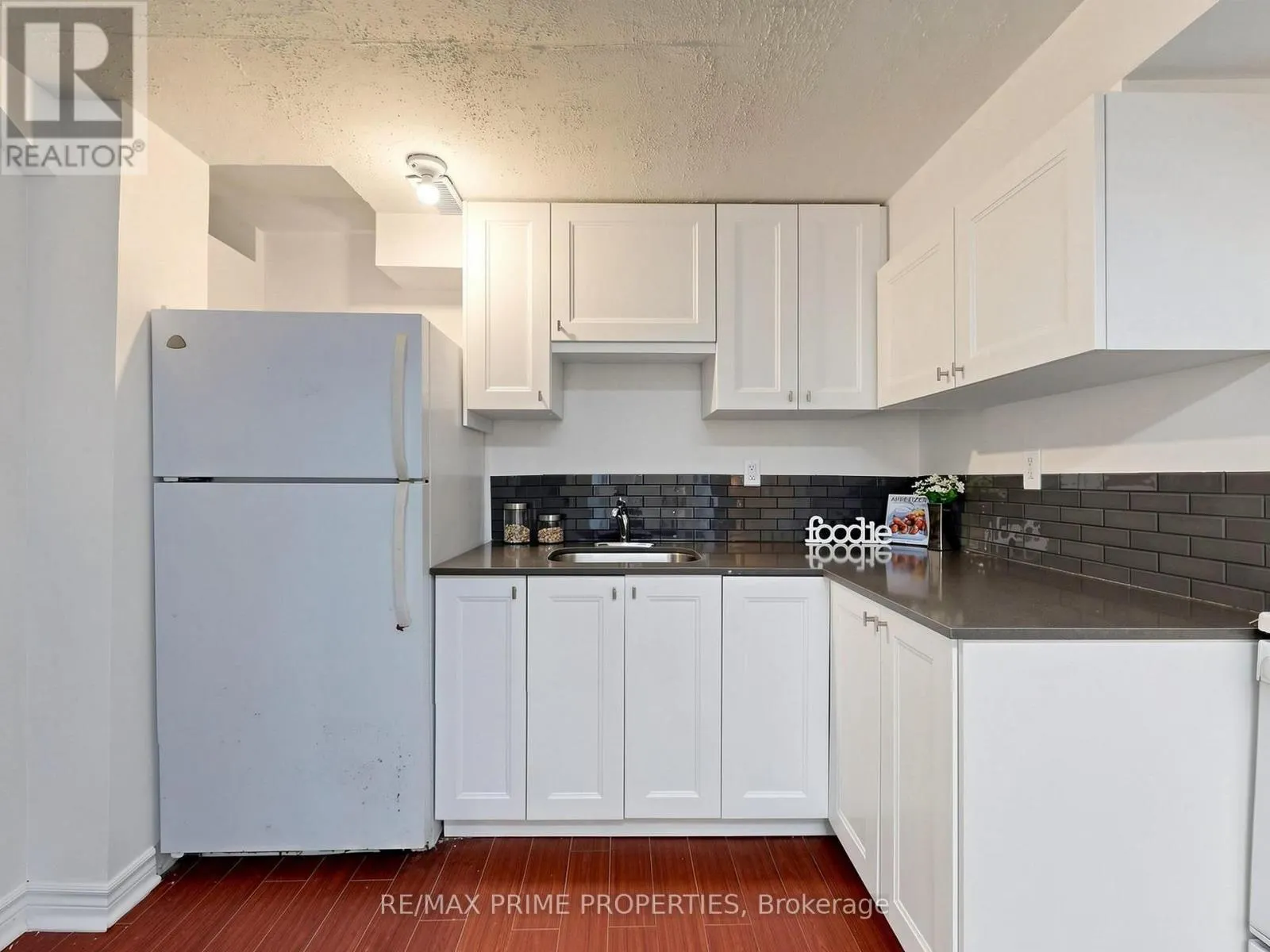 1629 MARSHCOURT DRIVE