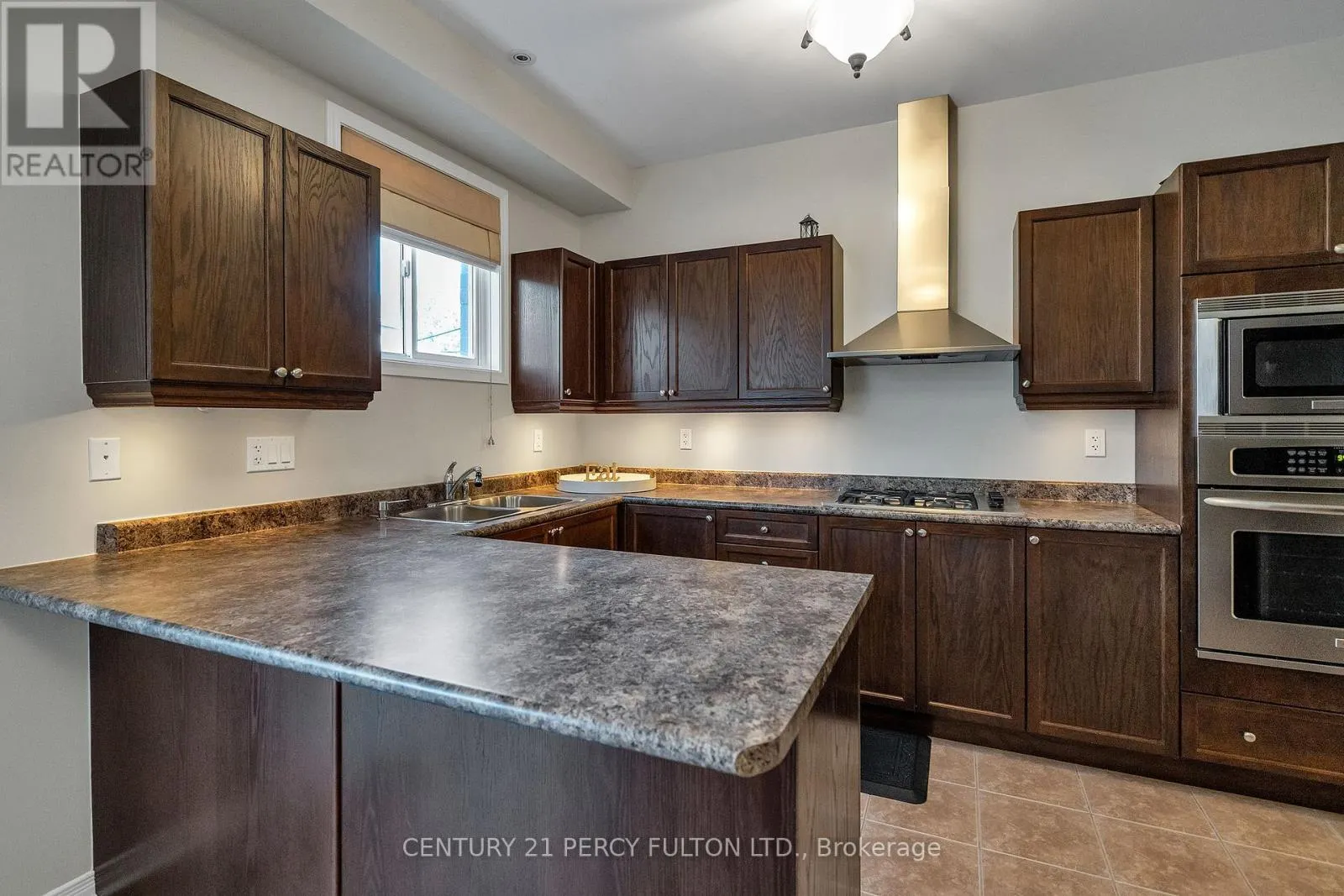 24 CRAGG CRESCENT