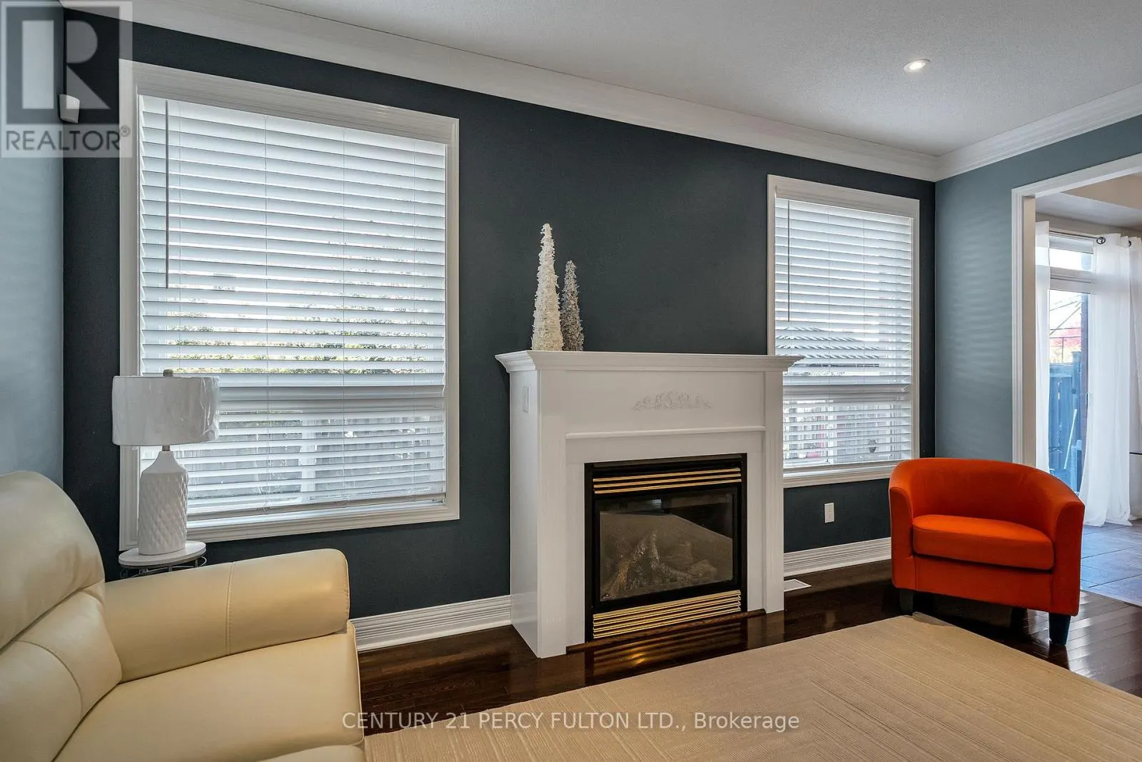 24 CRAGG CRESCENT