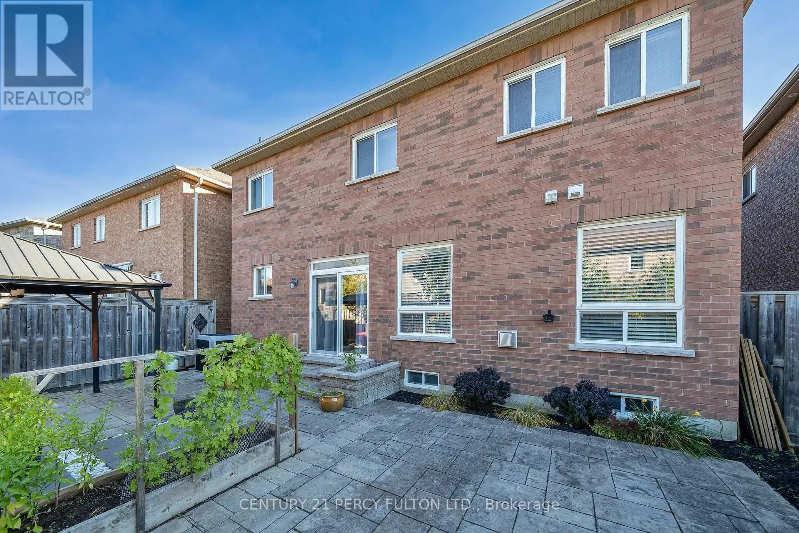 24 CRAGG CRESCENT