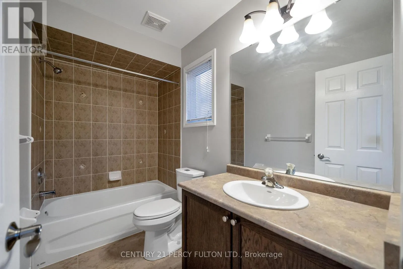 24 CRAGG CRESCENT