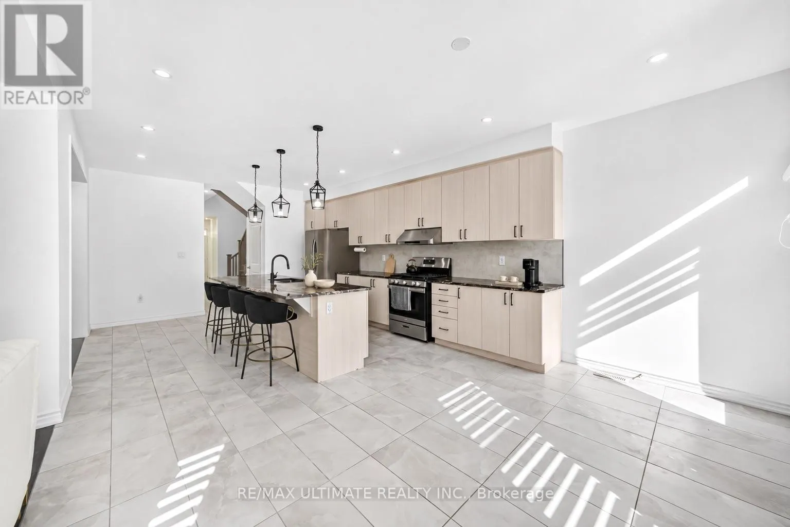 2885 FOXDEN SQUARE