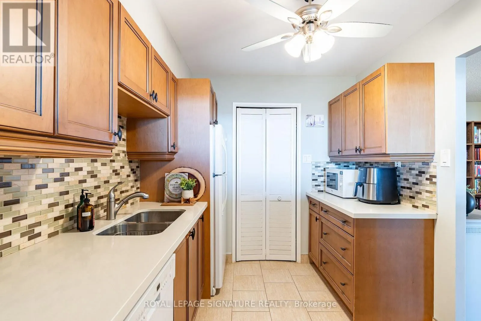 723 - 1880 VALLEY FARM ROAD