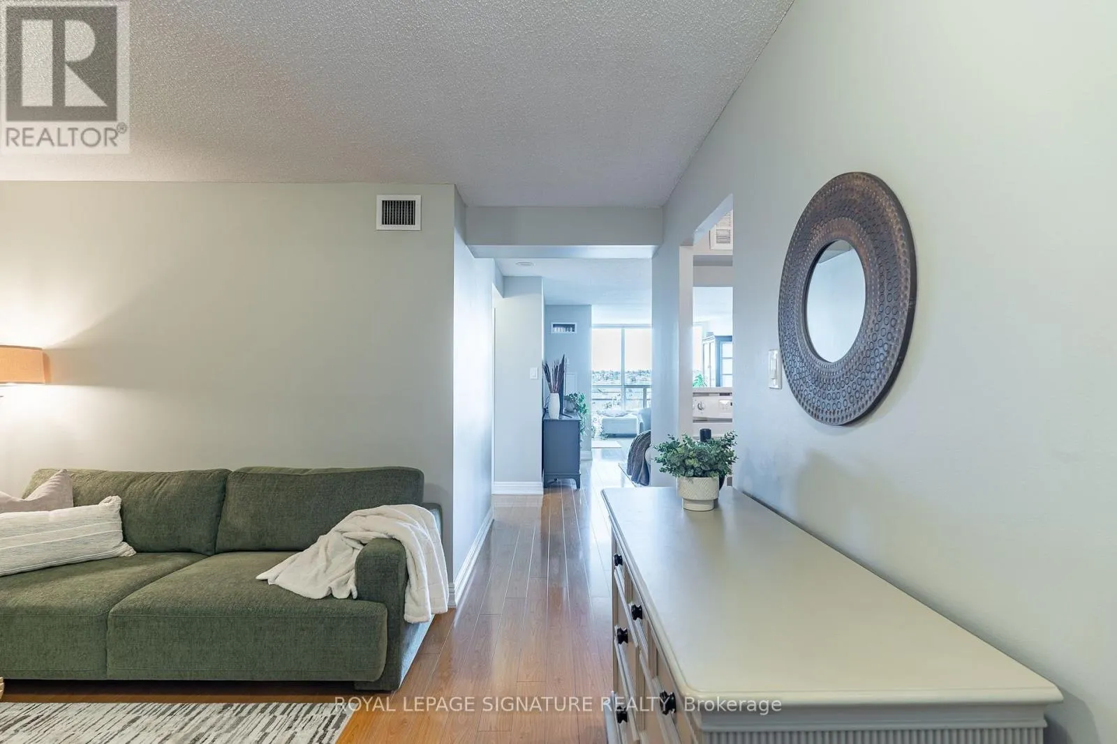 723 - 1880 VALLEY FARM ROAD