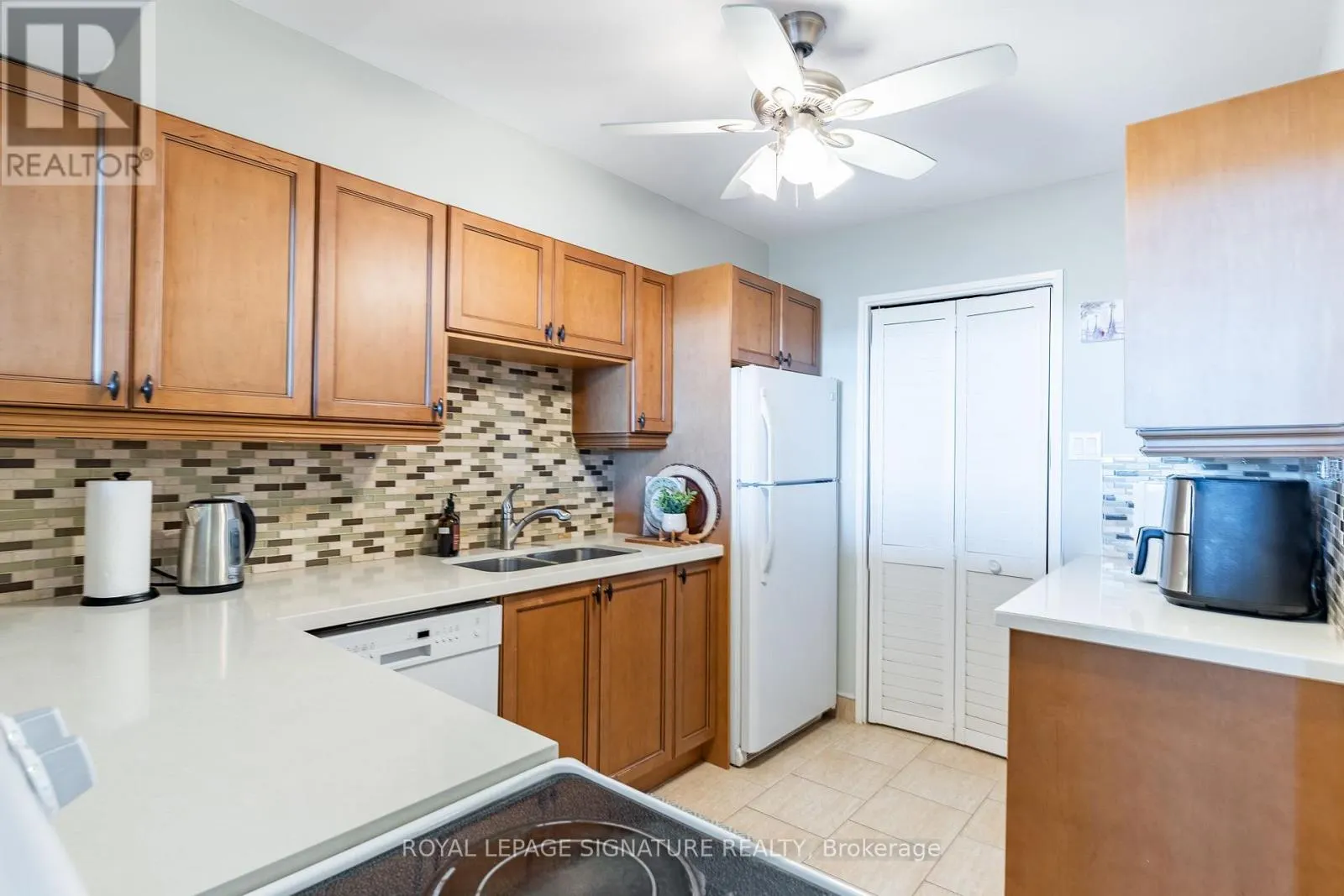 723 - 1880 VALLEY FARM ROAD