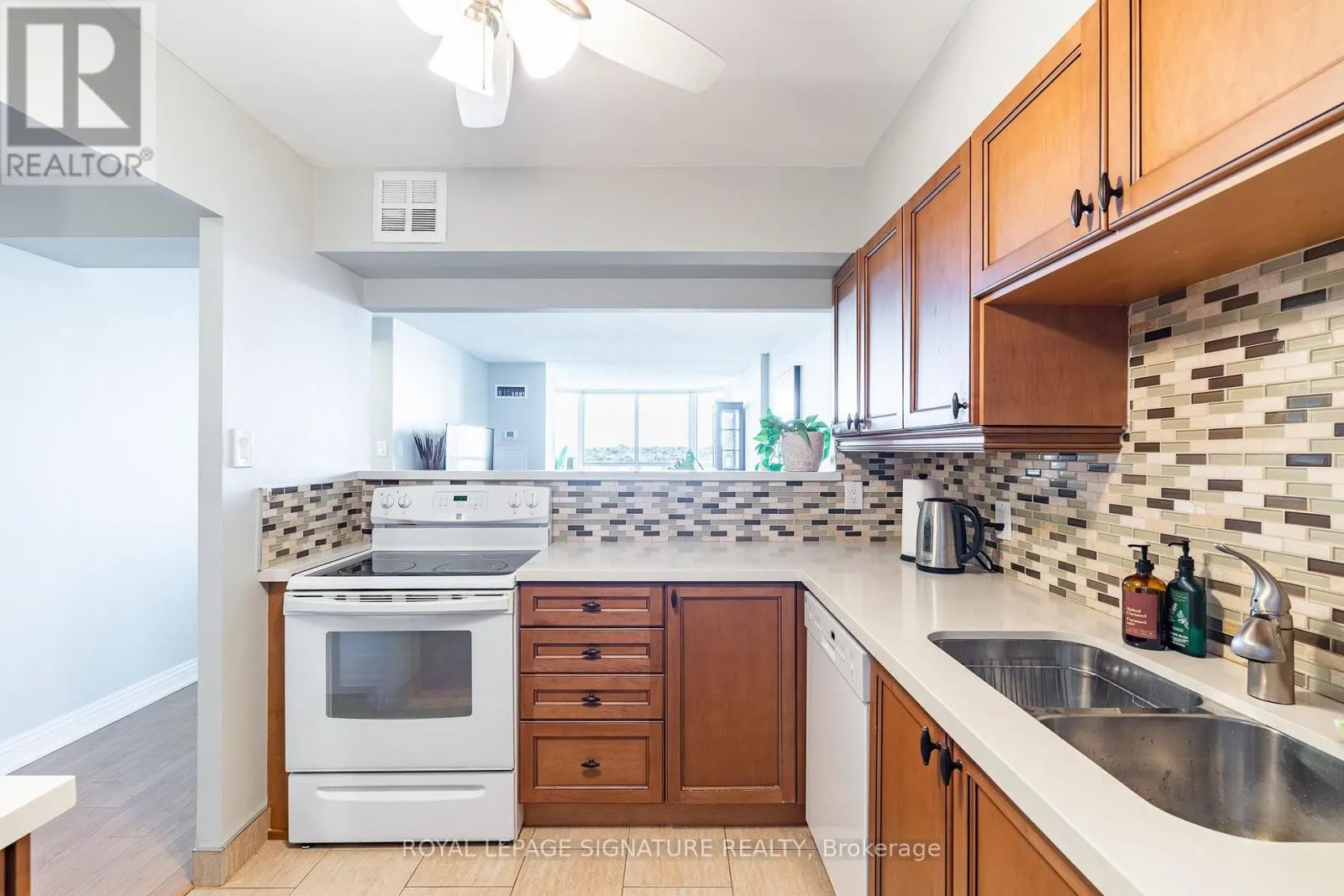 723 - 1880 VALLEY FARM ROAD