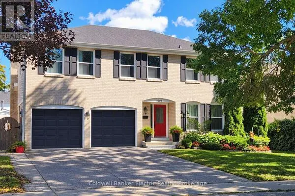 1007 MOORELANDS CRESCENT