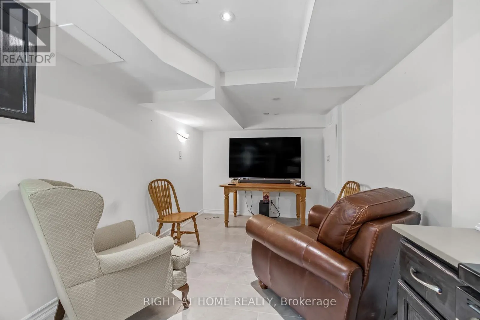 7 URWIN STREET