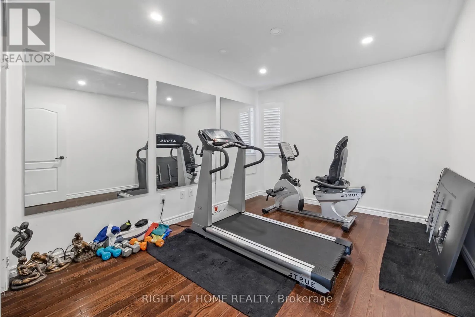 7 URWIN STREET