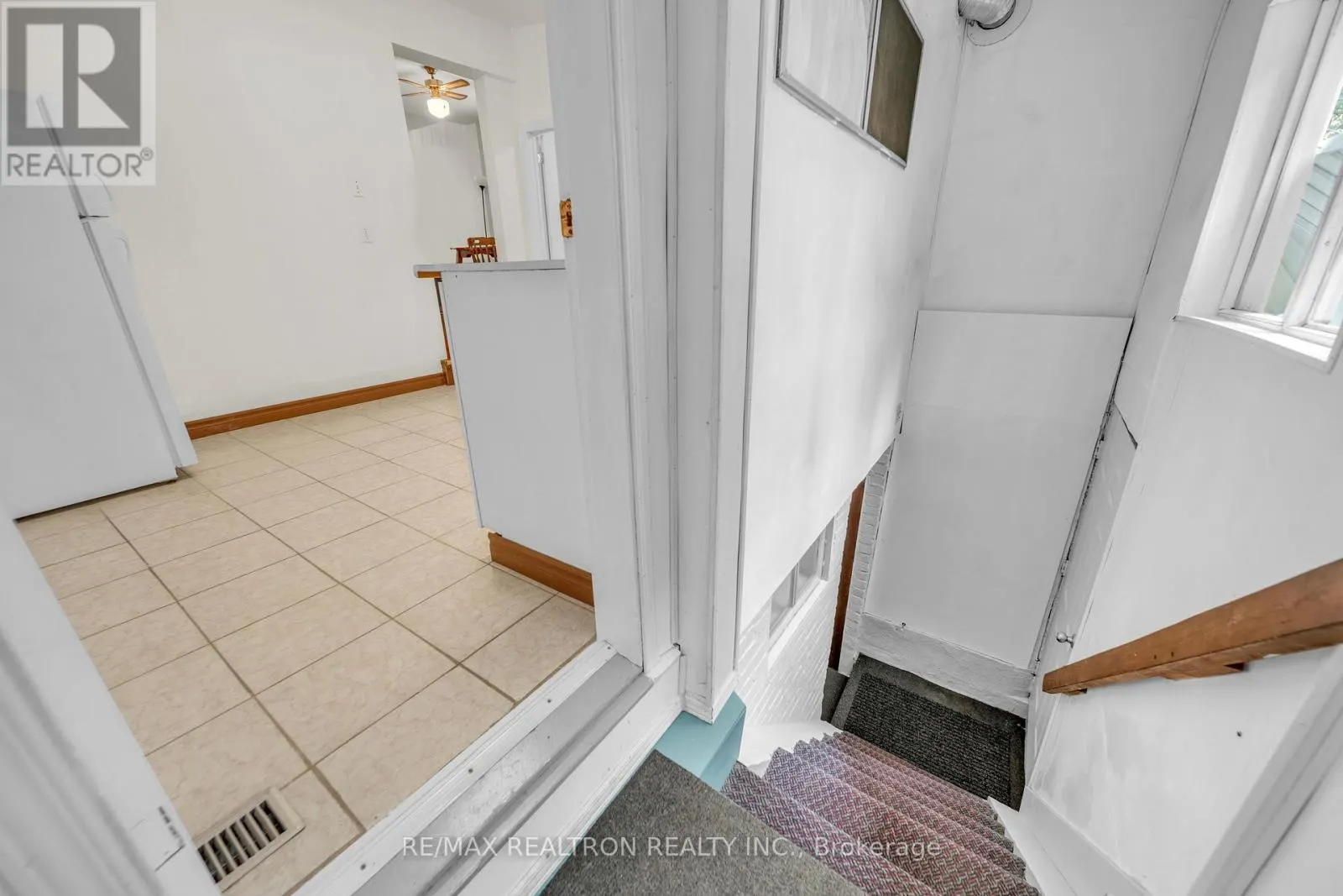 353 RHODES AVENUE