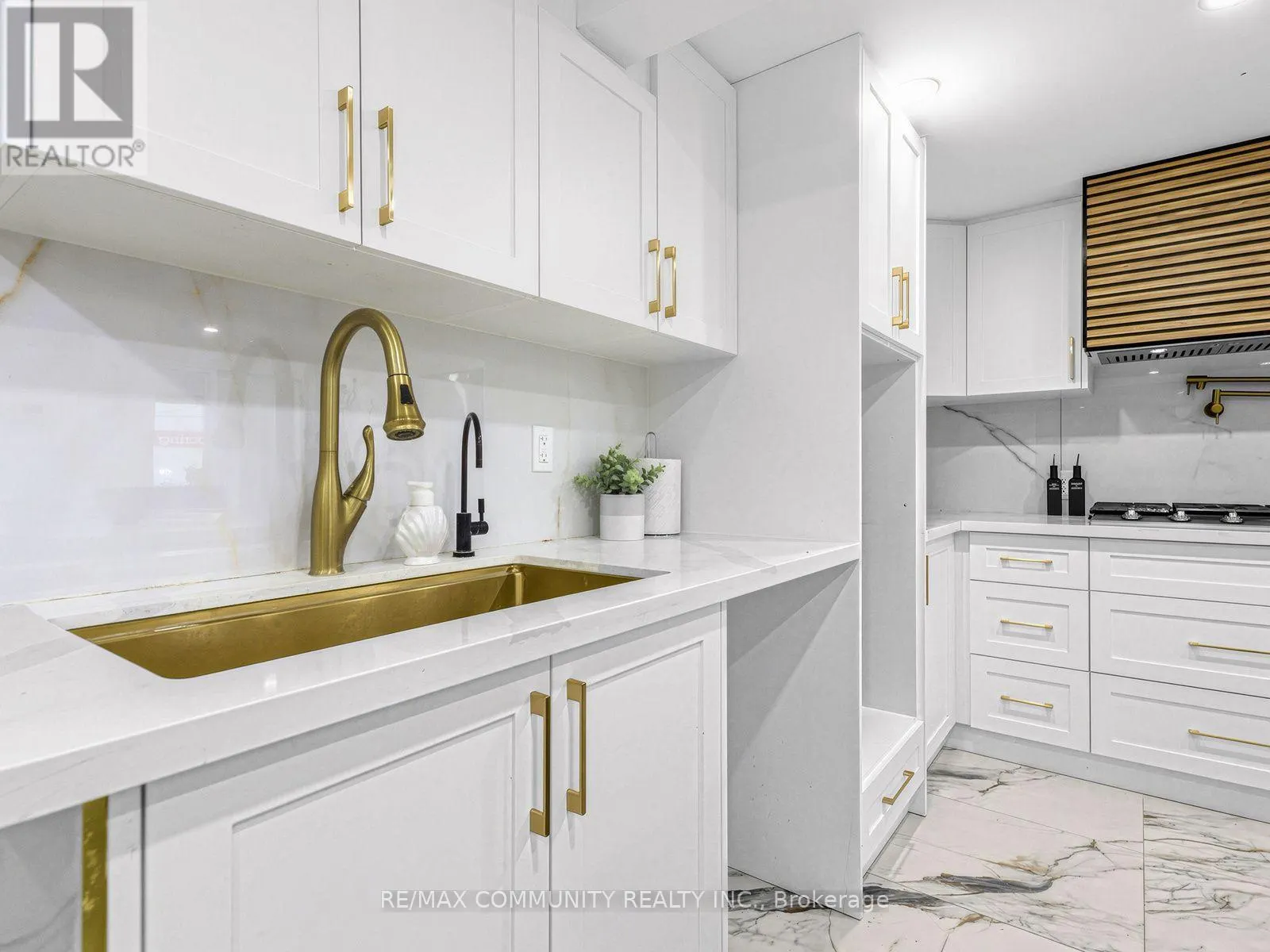 2444 RUNDLE ABBEY