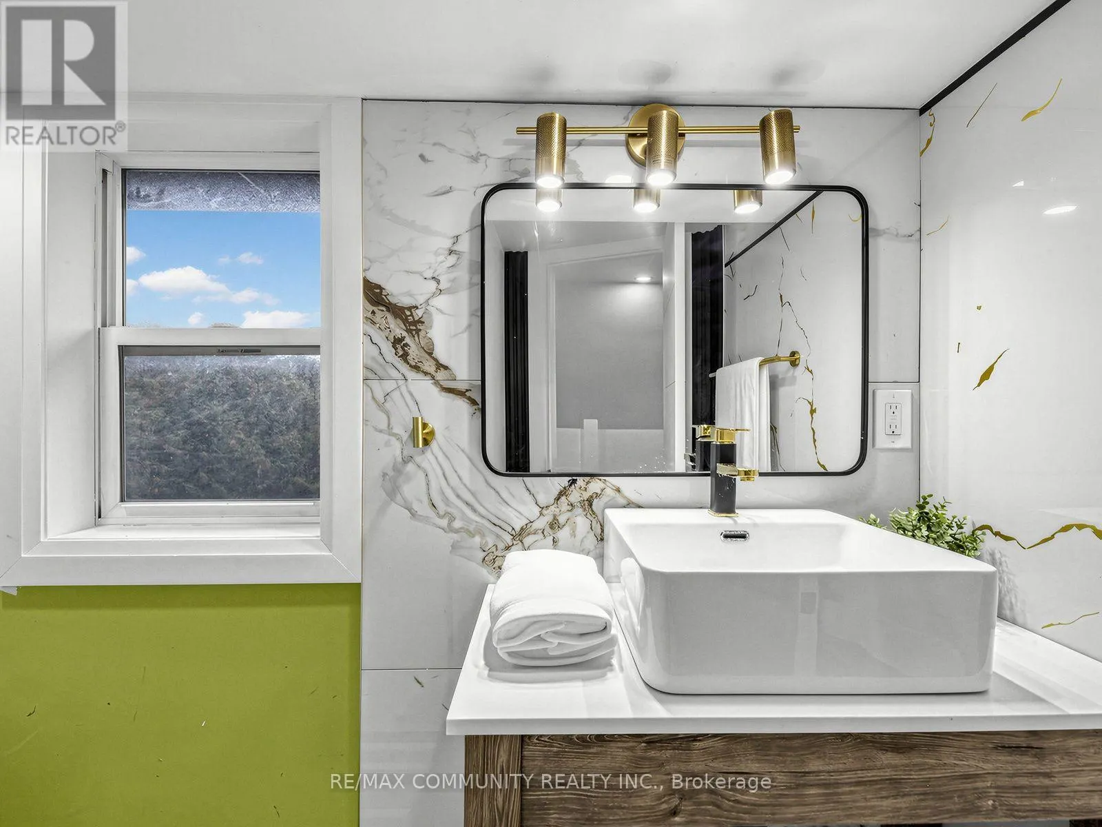 2444 RUNDLE ABBEY