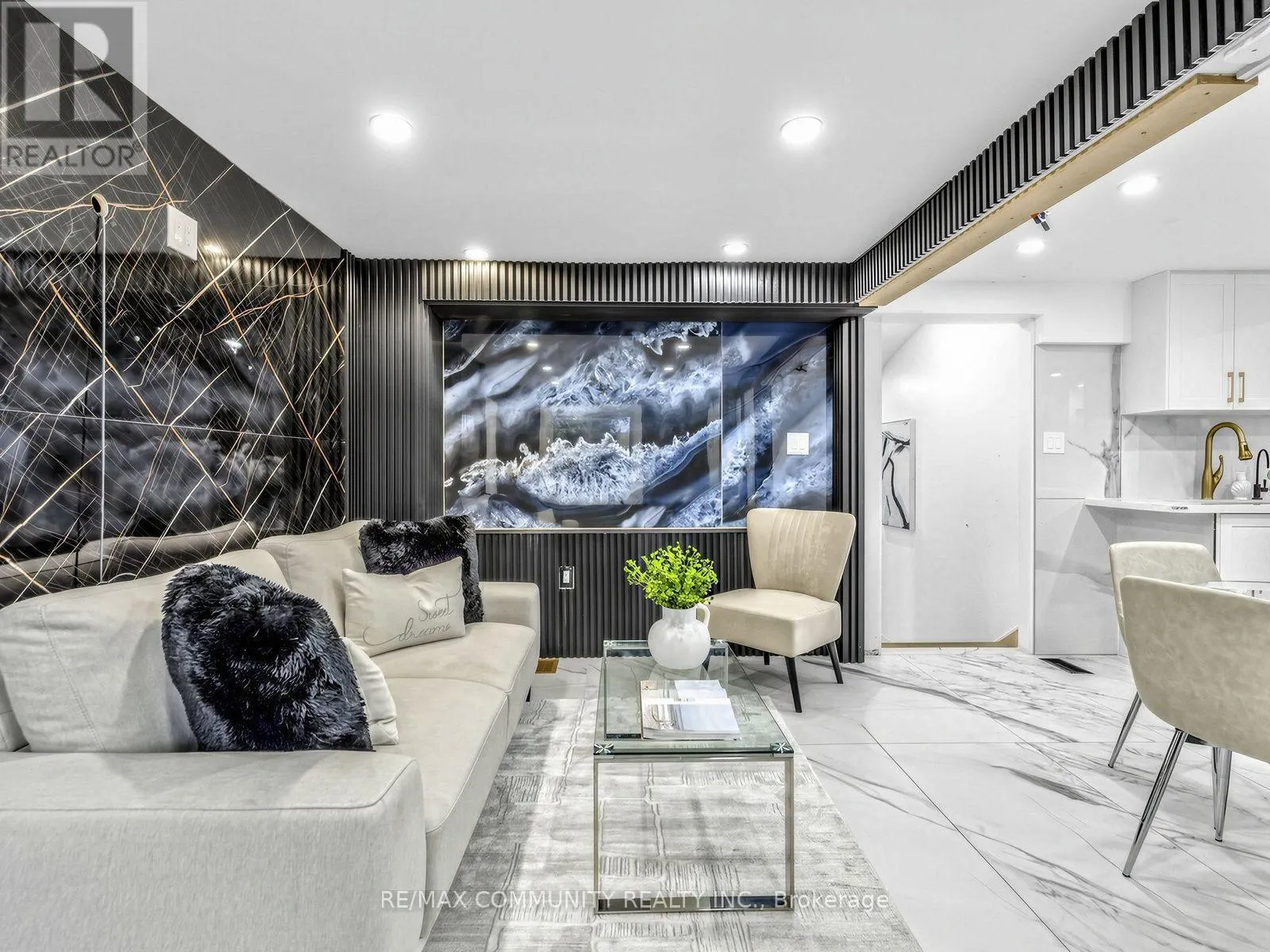 2444 RUNDLE ABBEY