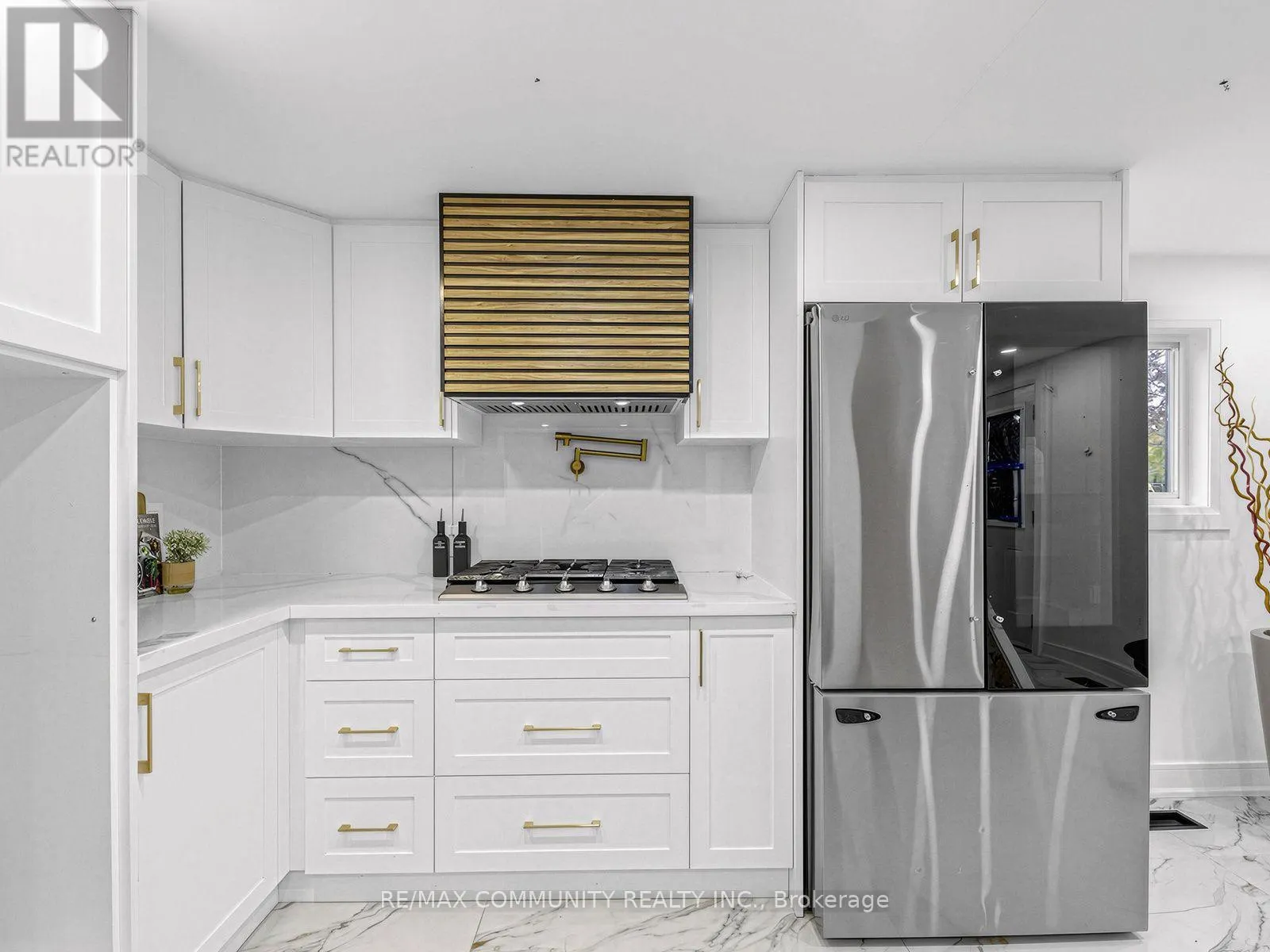 2444 RUNDLE ABBEY