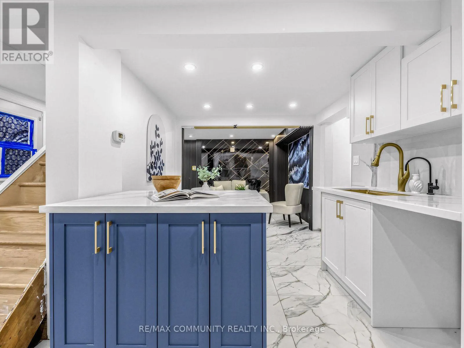 2444 RUNDLE ABBEY
