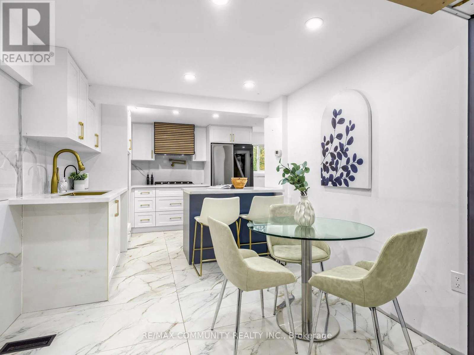 2444 RUNDLE ABBEY