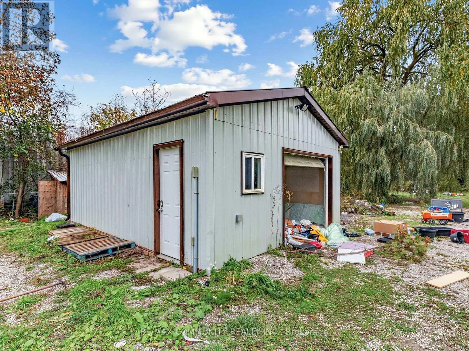 2444 RUNDLE ABBEY
