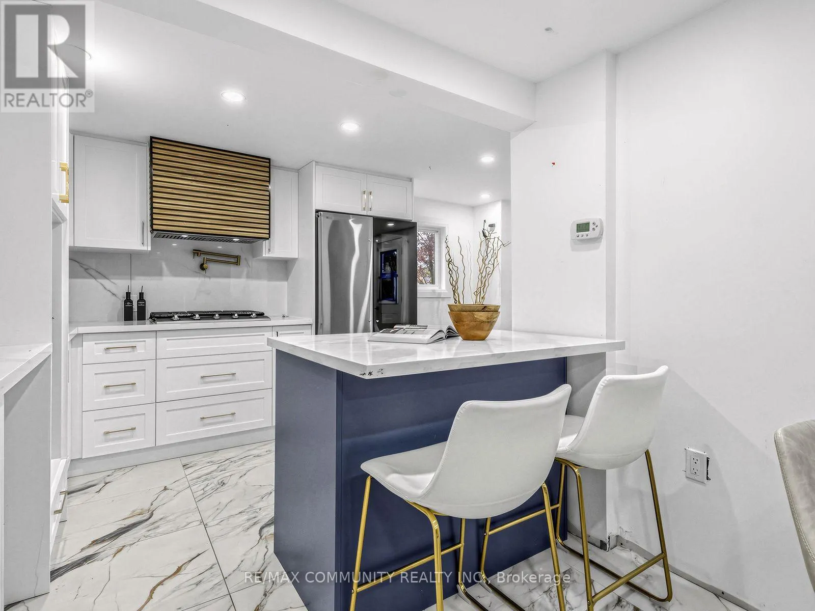 2444 RUNDLE ABBEY