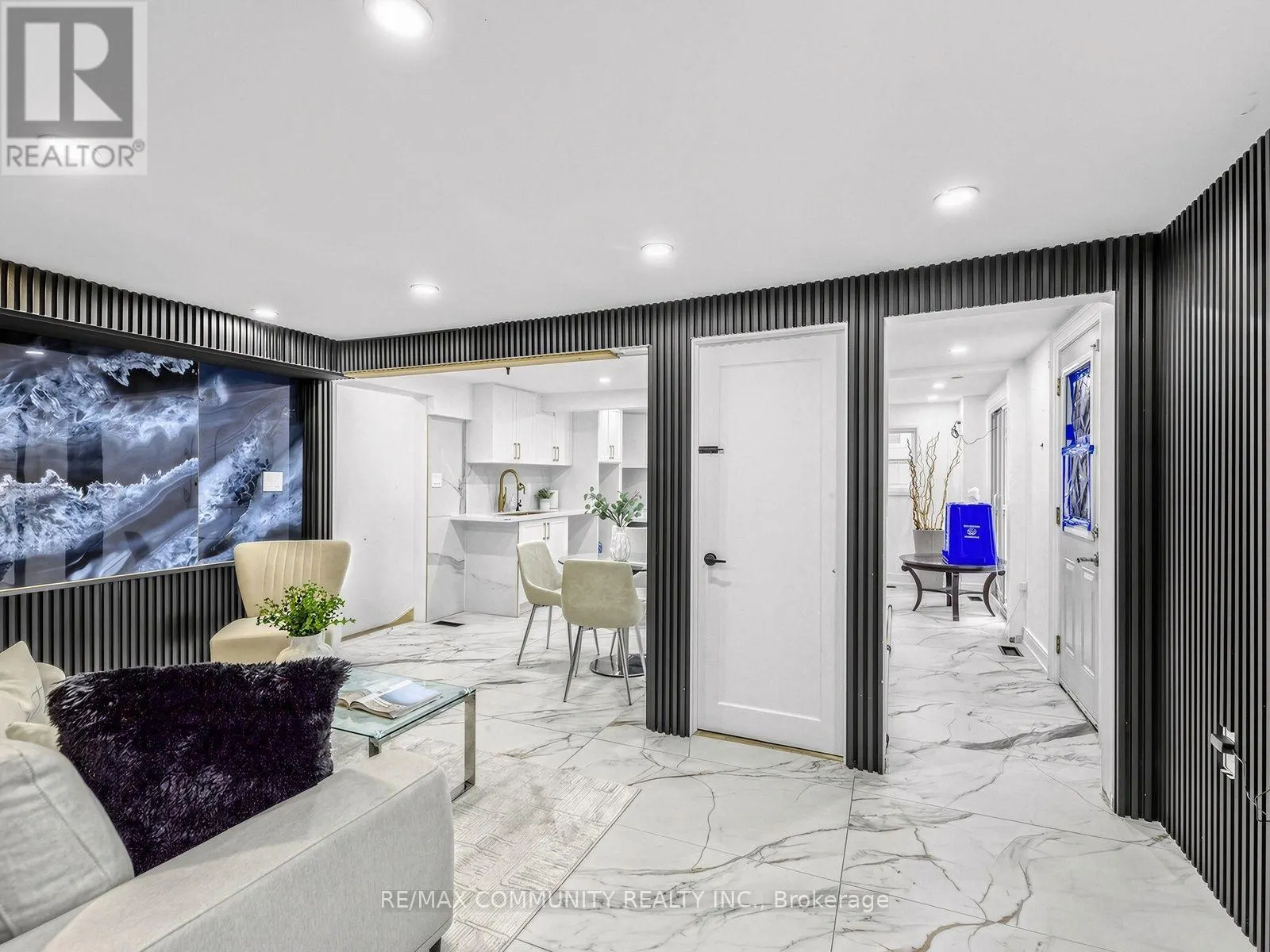 2444 RUNDLE ABBEY