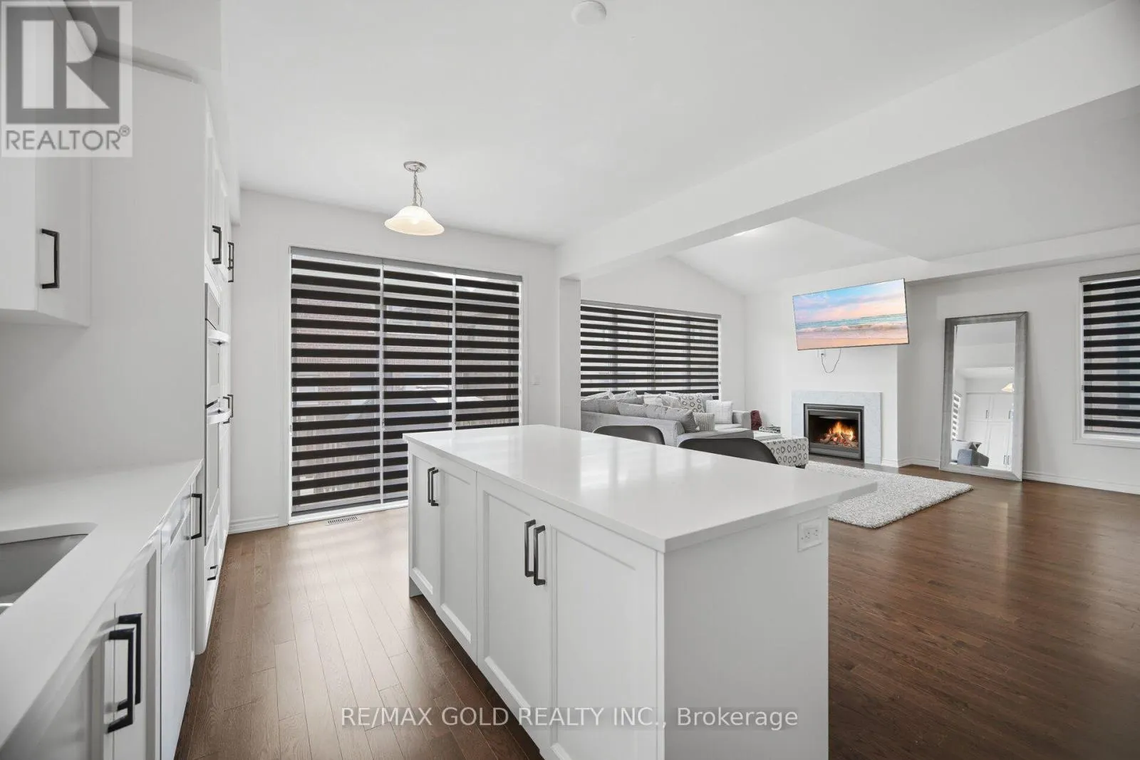 426 CORONATION ROAD