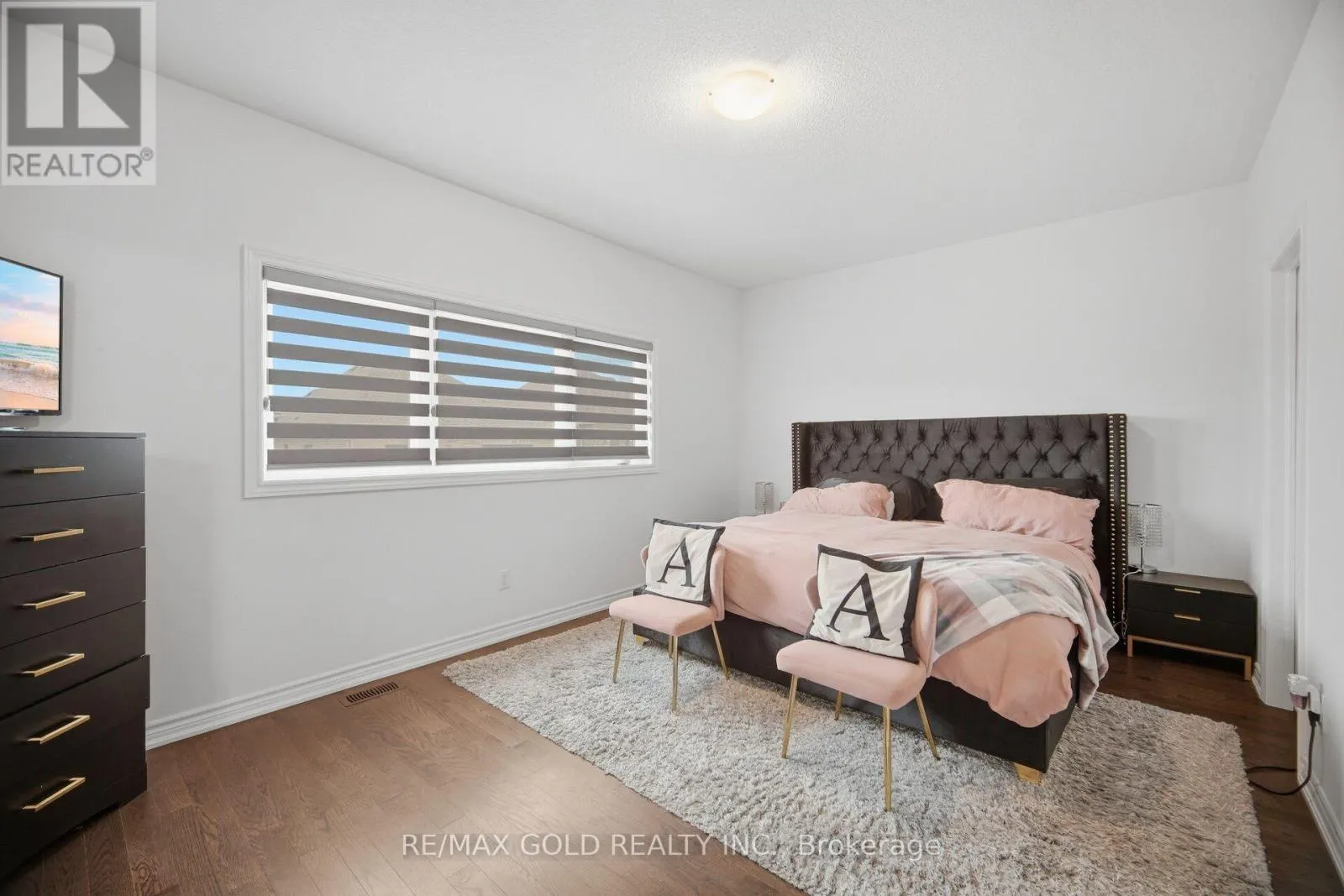 426 CORONATION ROAD