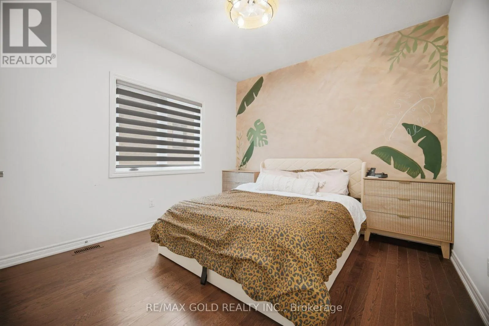 426 CORONATION ROAD
