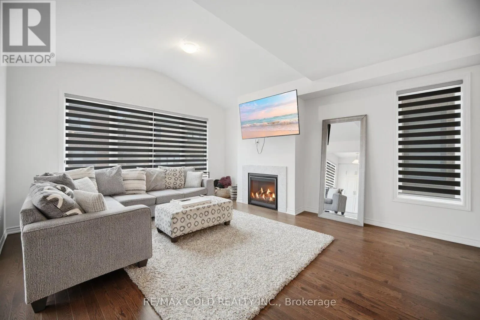426 CORONATION ROAD