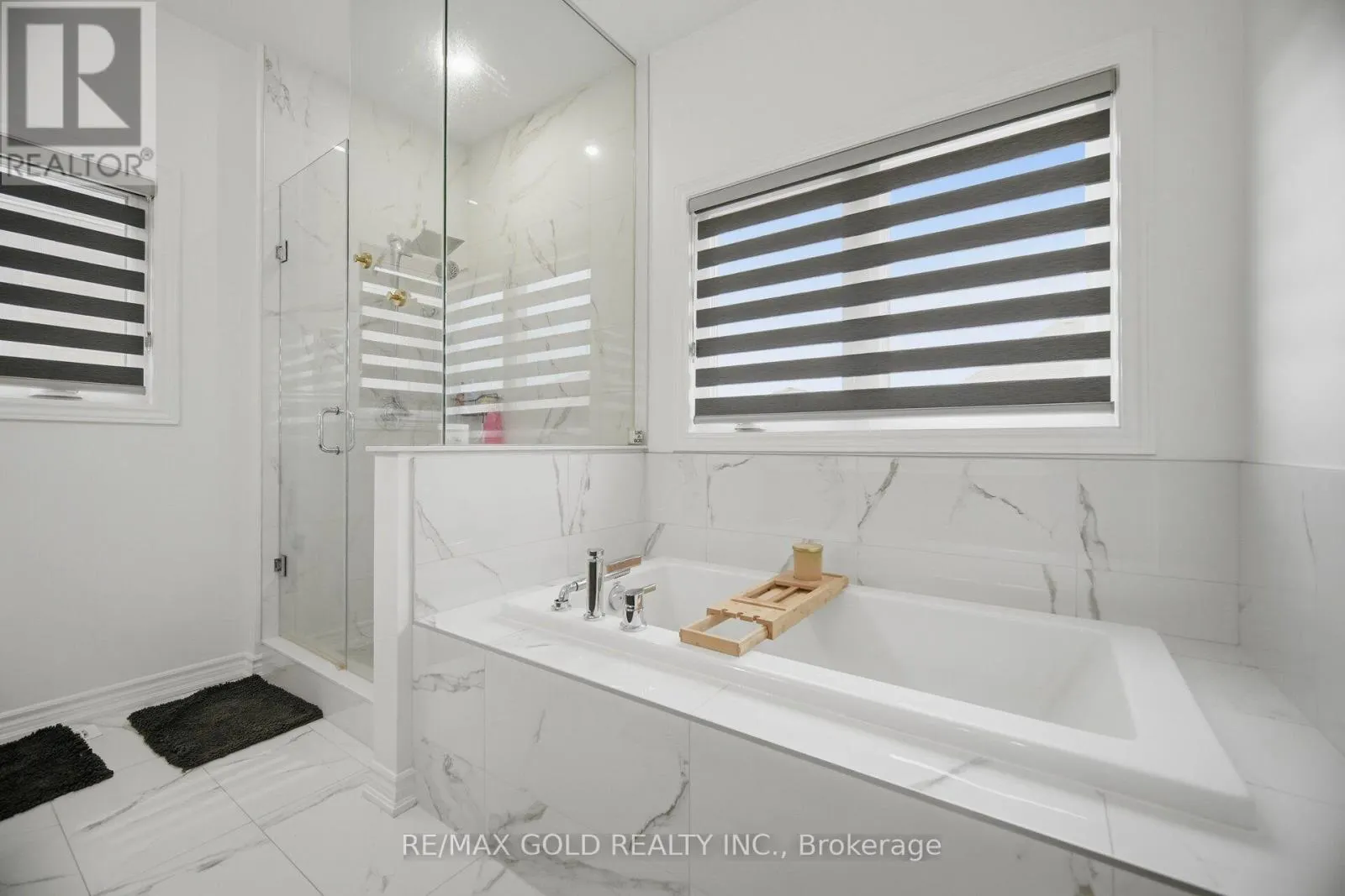 426 CORONATION ROAD