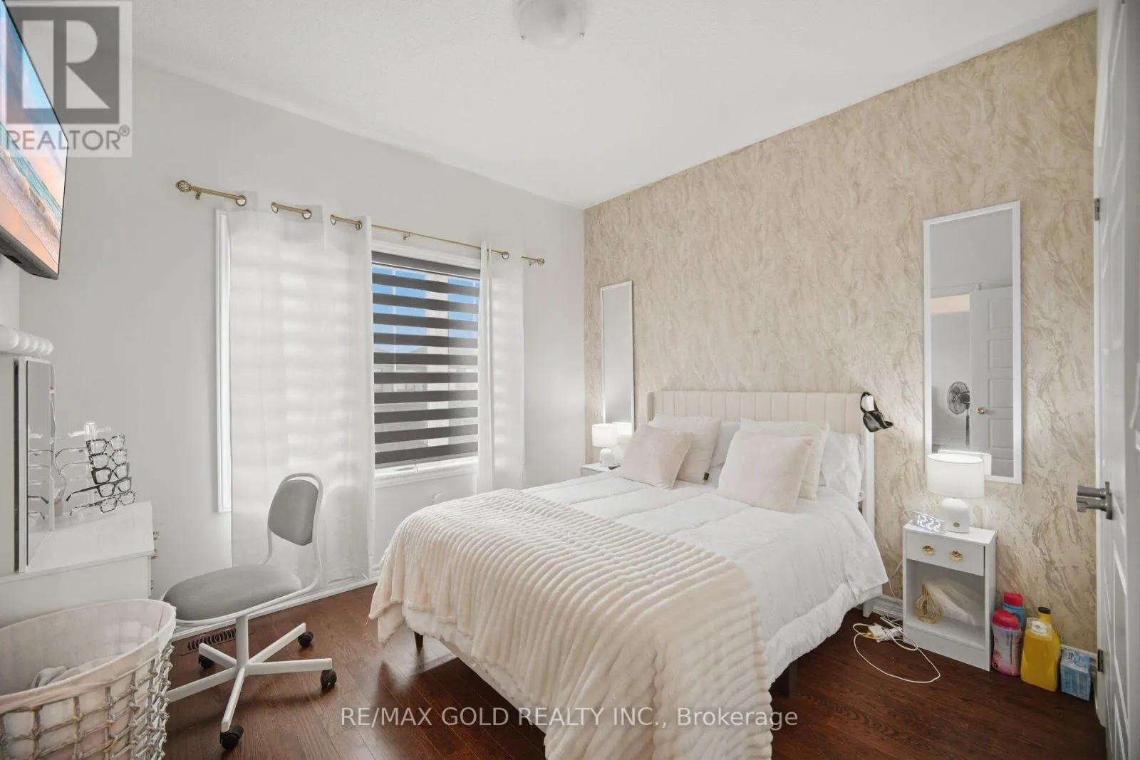 426 CORONATION ROAD