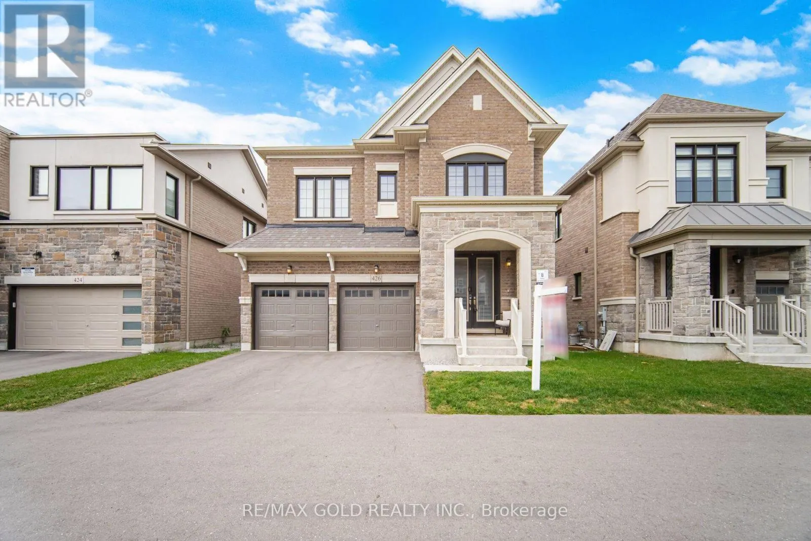 426 CORONATION ROAD