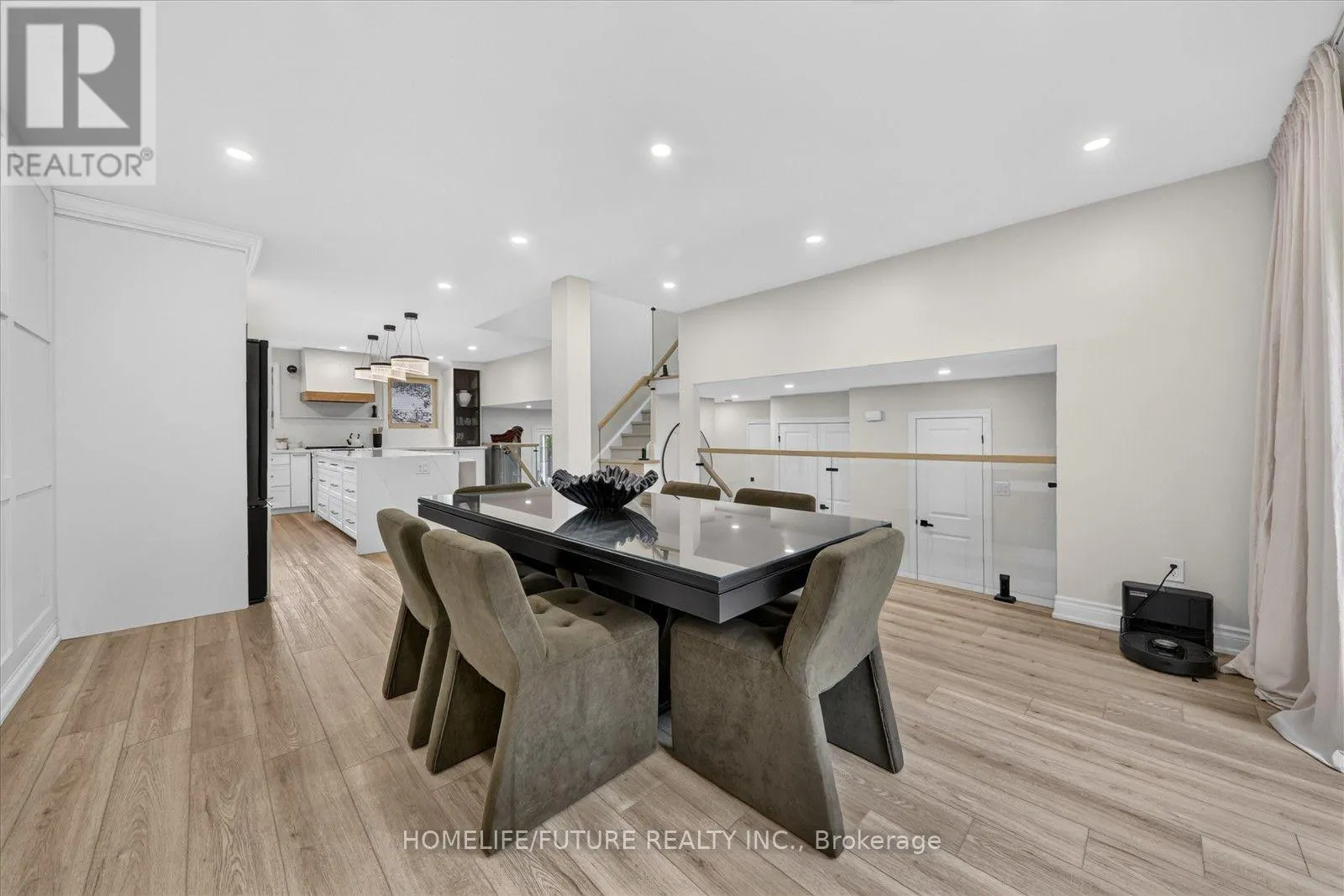 7 TOMS COURT