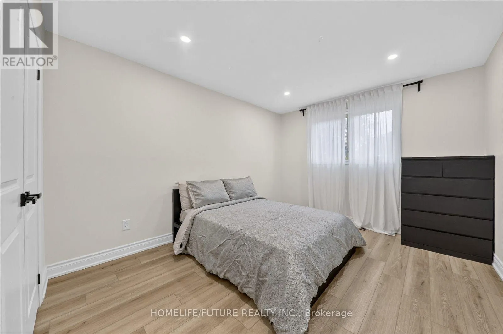 7 TOMS COURT