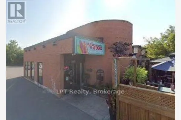 1009 DUNDAS STREET E