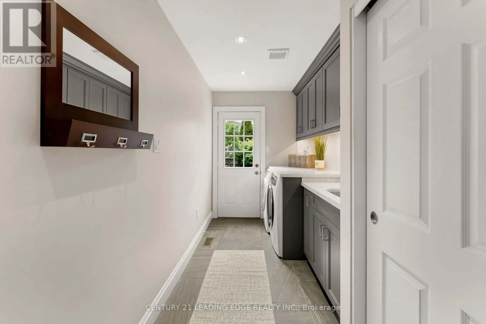 67 HOILE DRIVE