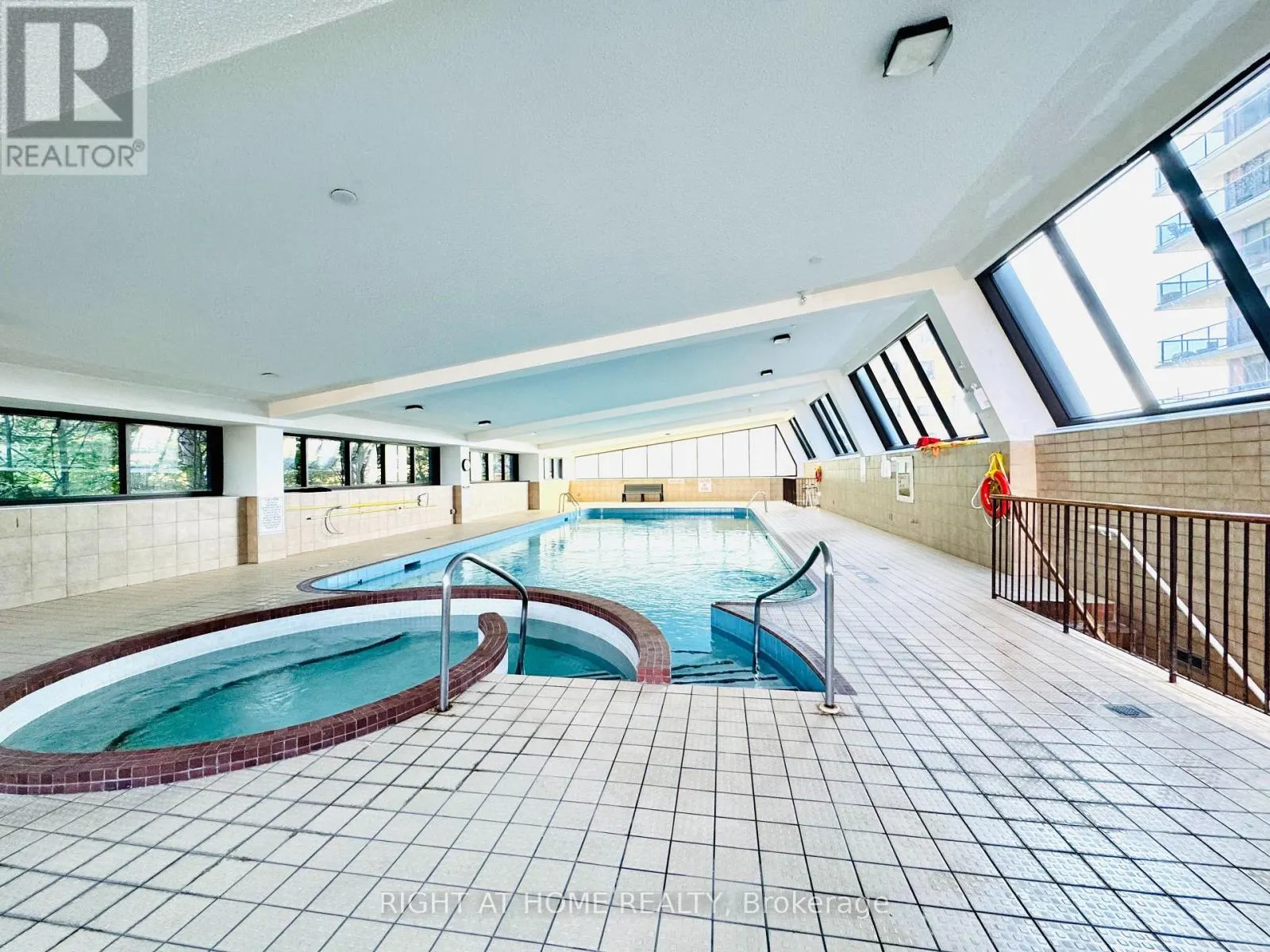 1404 - 757 VICTORIA PARK AVENUE E