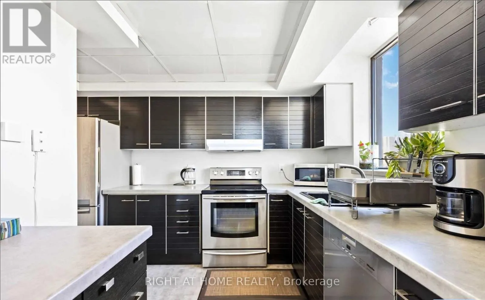 1404 - 757 VICTORIA PARK AVENUE E