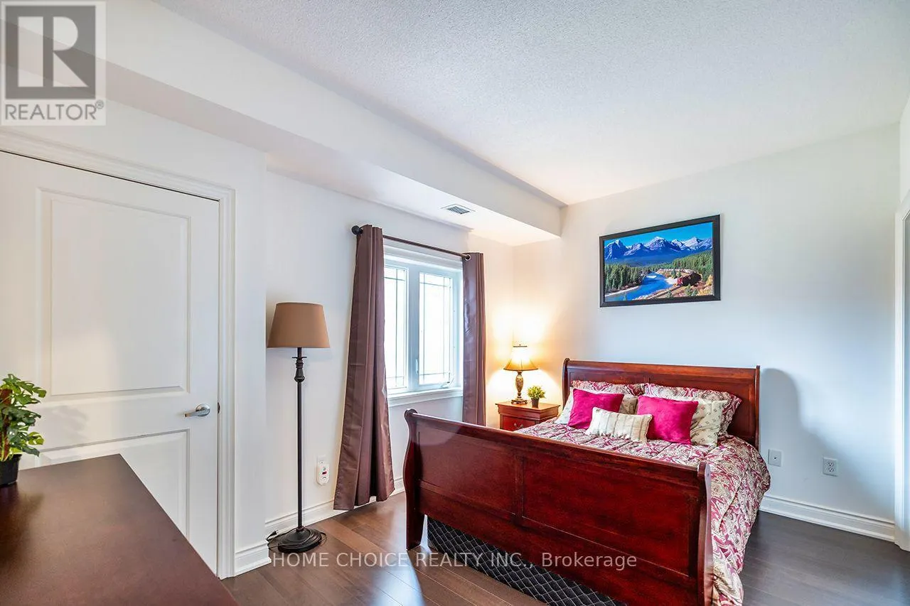 105 - 1 SIDNEY LANE