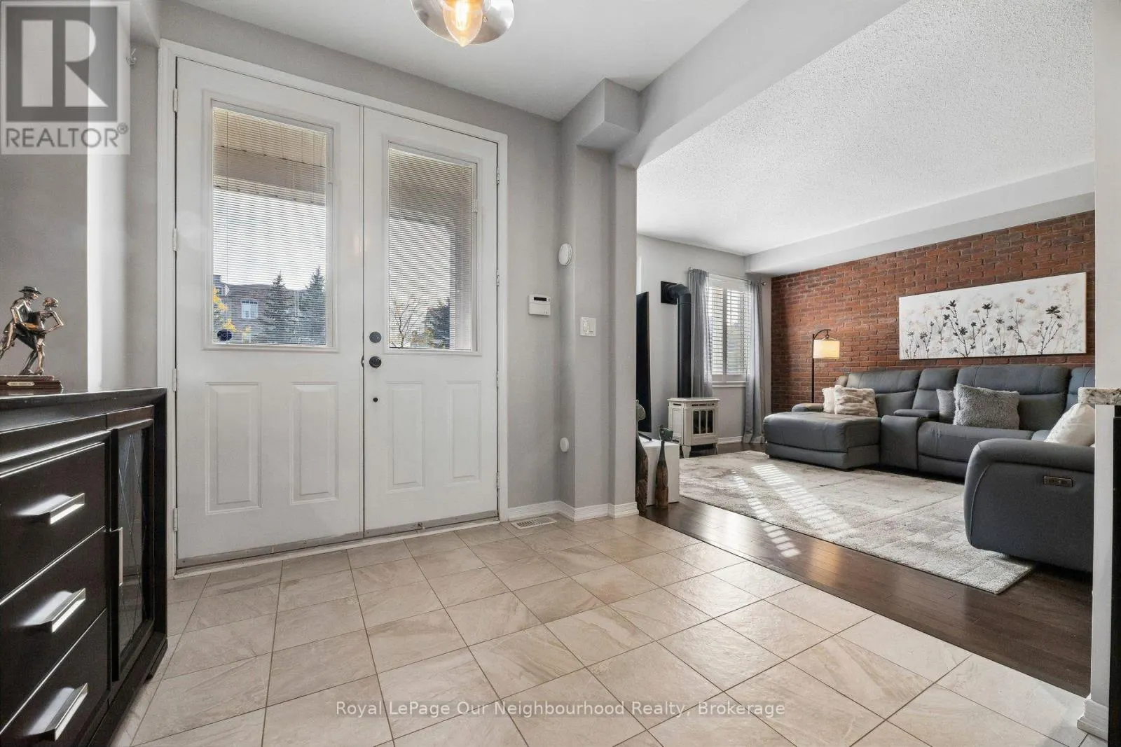 308 LAKEBREEZE DRIVE