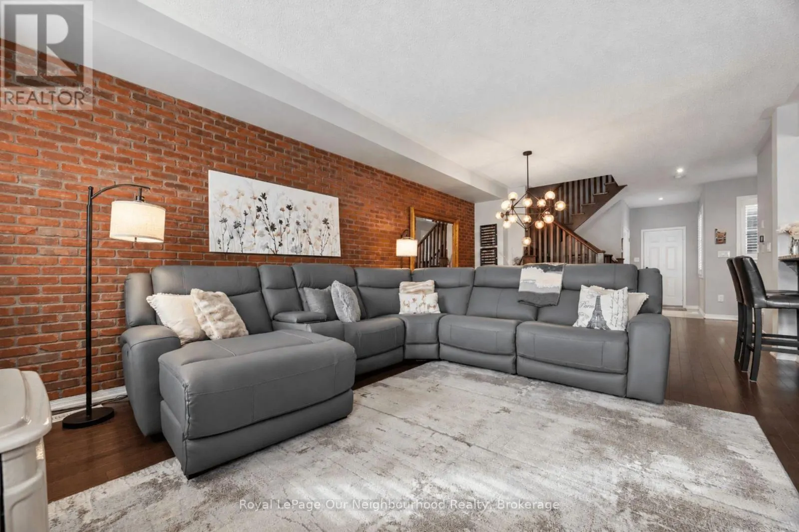 308 LAKEBREEZE DRIVE