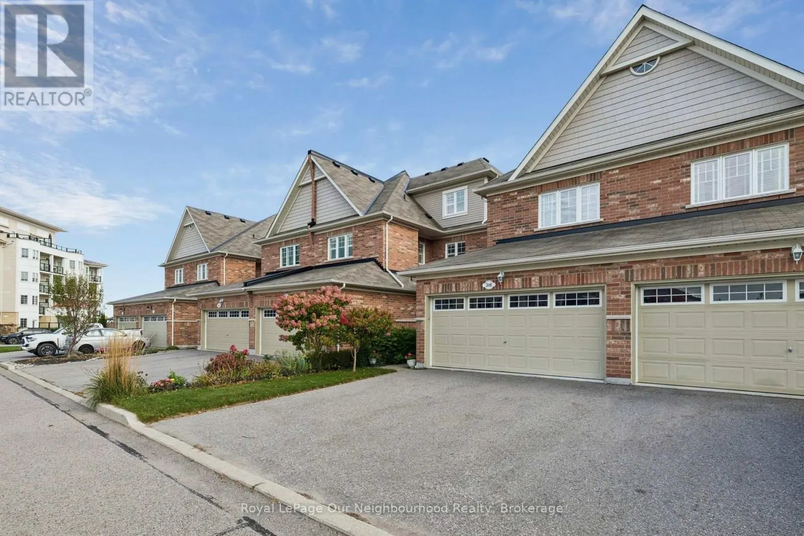 308 LAKEBREEZE DRIVE