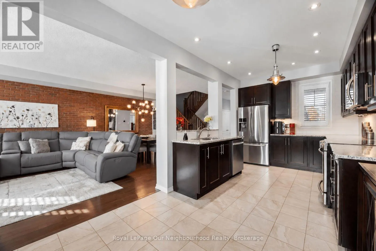 308 LAKEBREEZE DRIVE