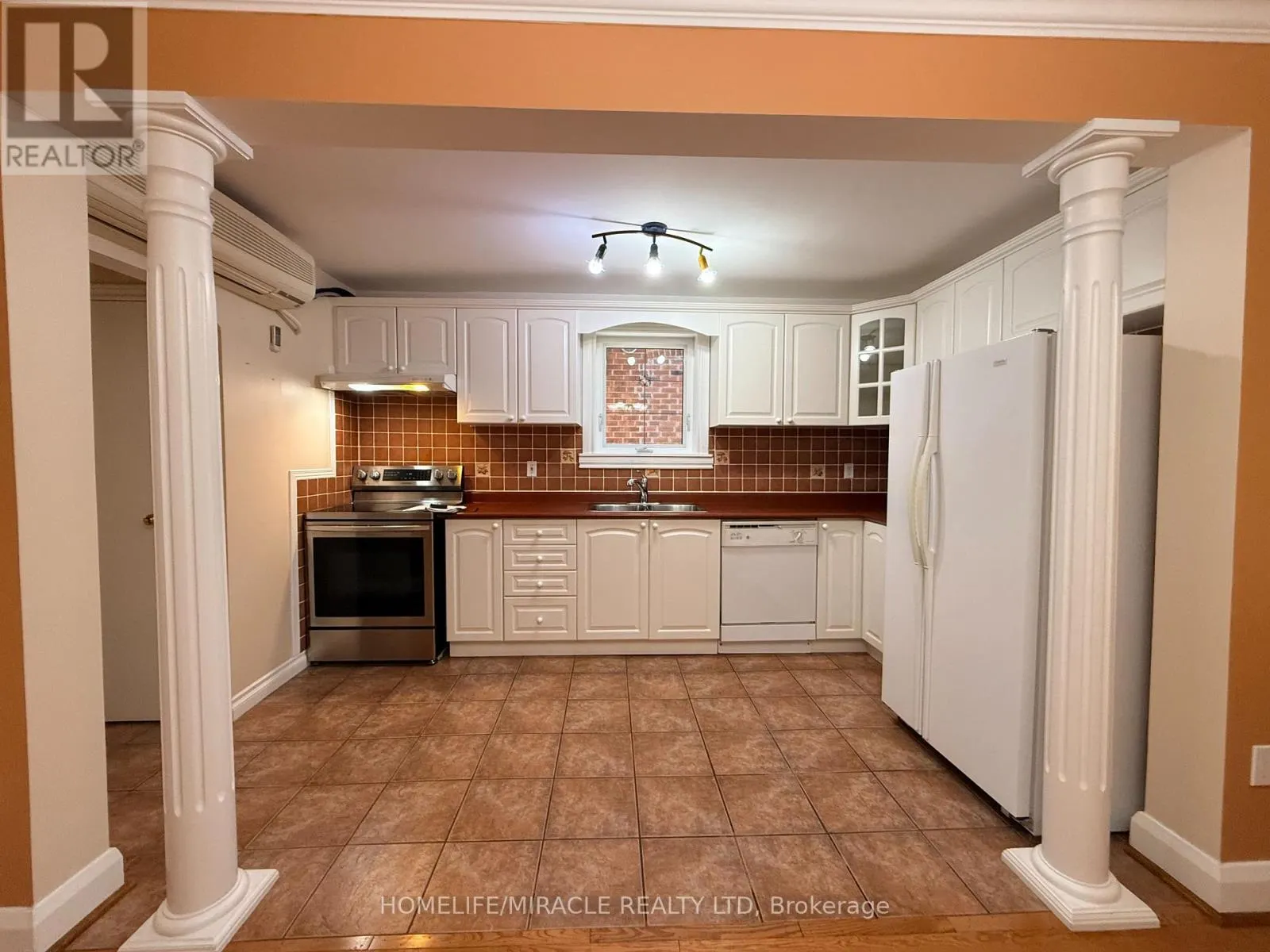 228 BROWNING AVENUE