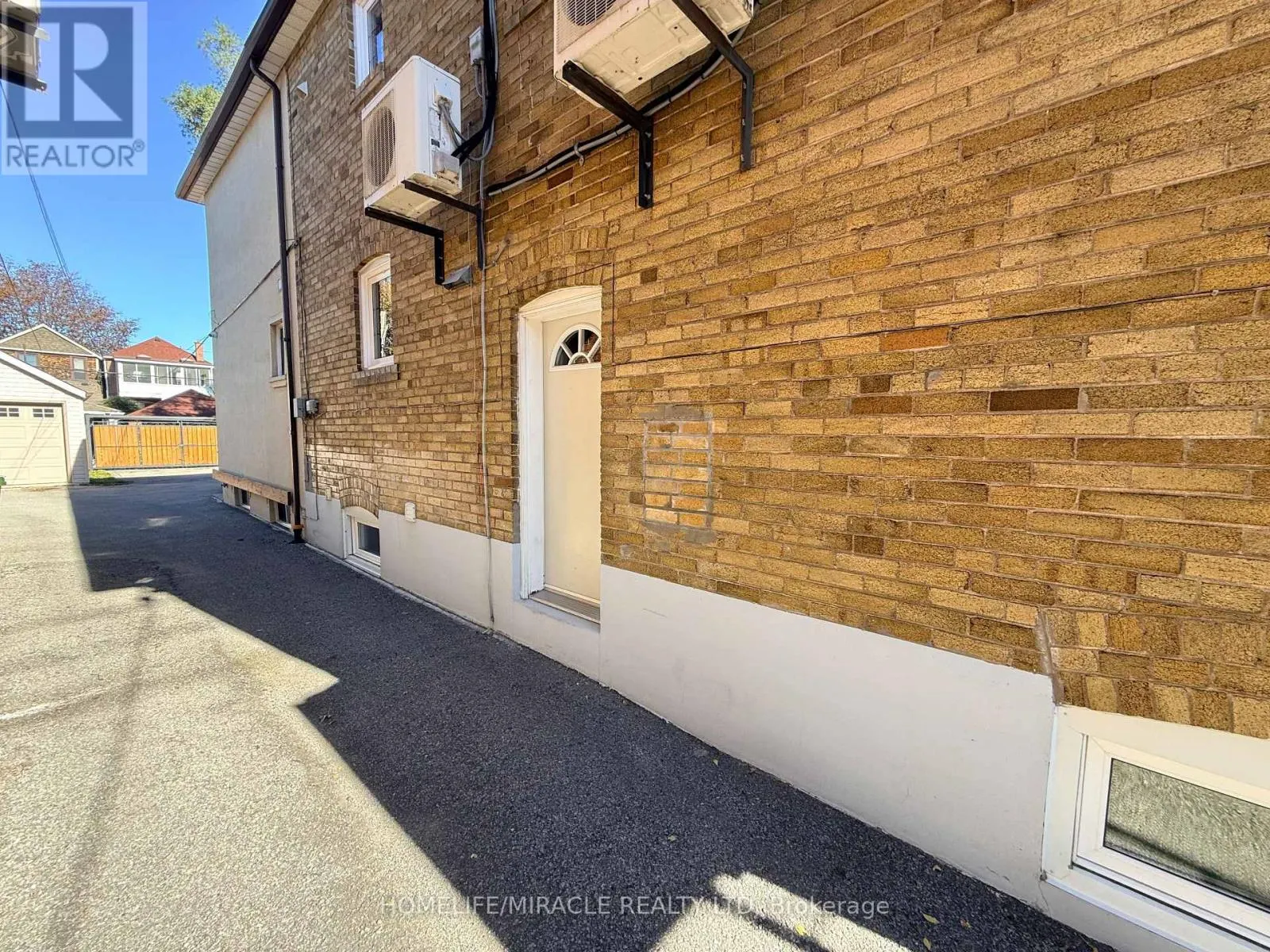 228 BROWNING AVENUE