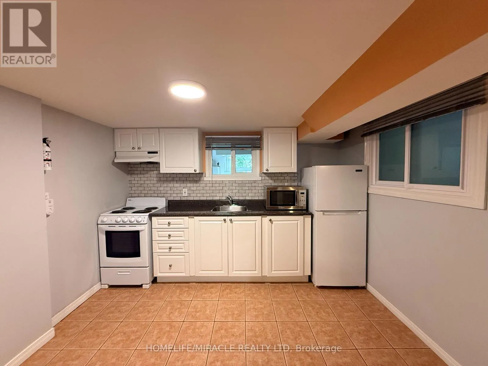228 BROWNING AVENUE