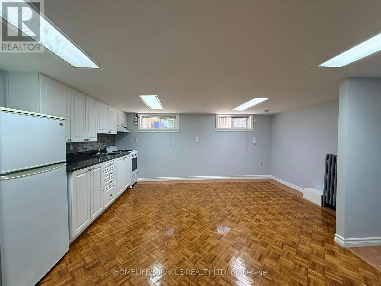 228 BROWNING AVENUE