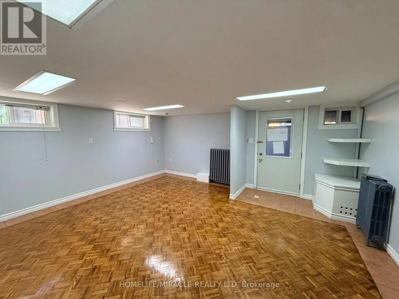 228 BROWNING AVENUE