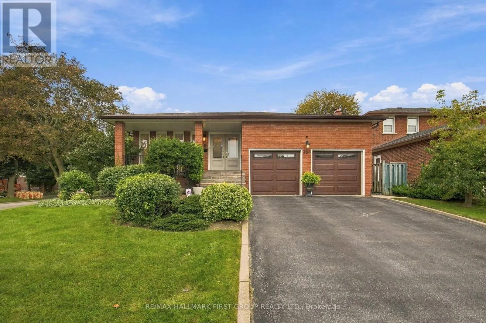 520 MCLEOD CRESCENT
