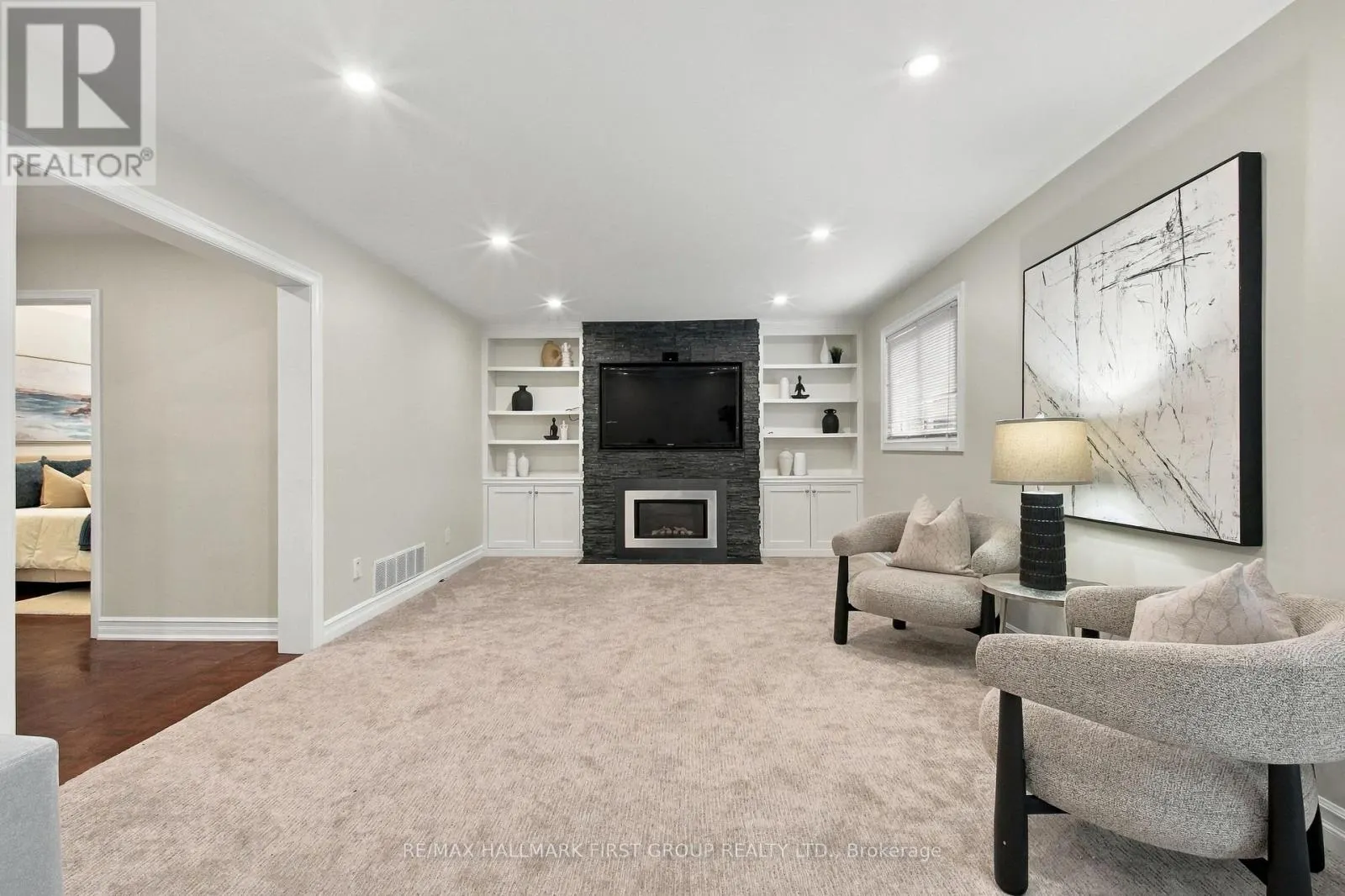 520 MCLEOD CRESCENT