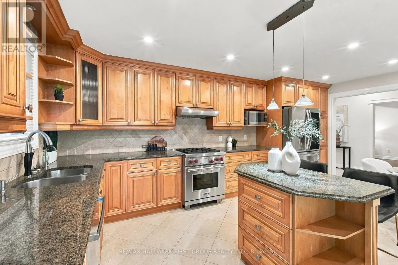 520 MCLEOD CRESCENT