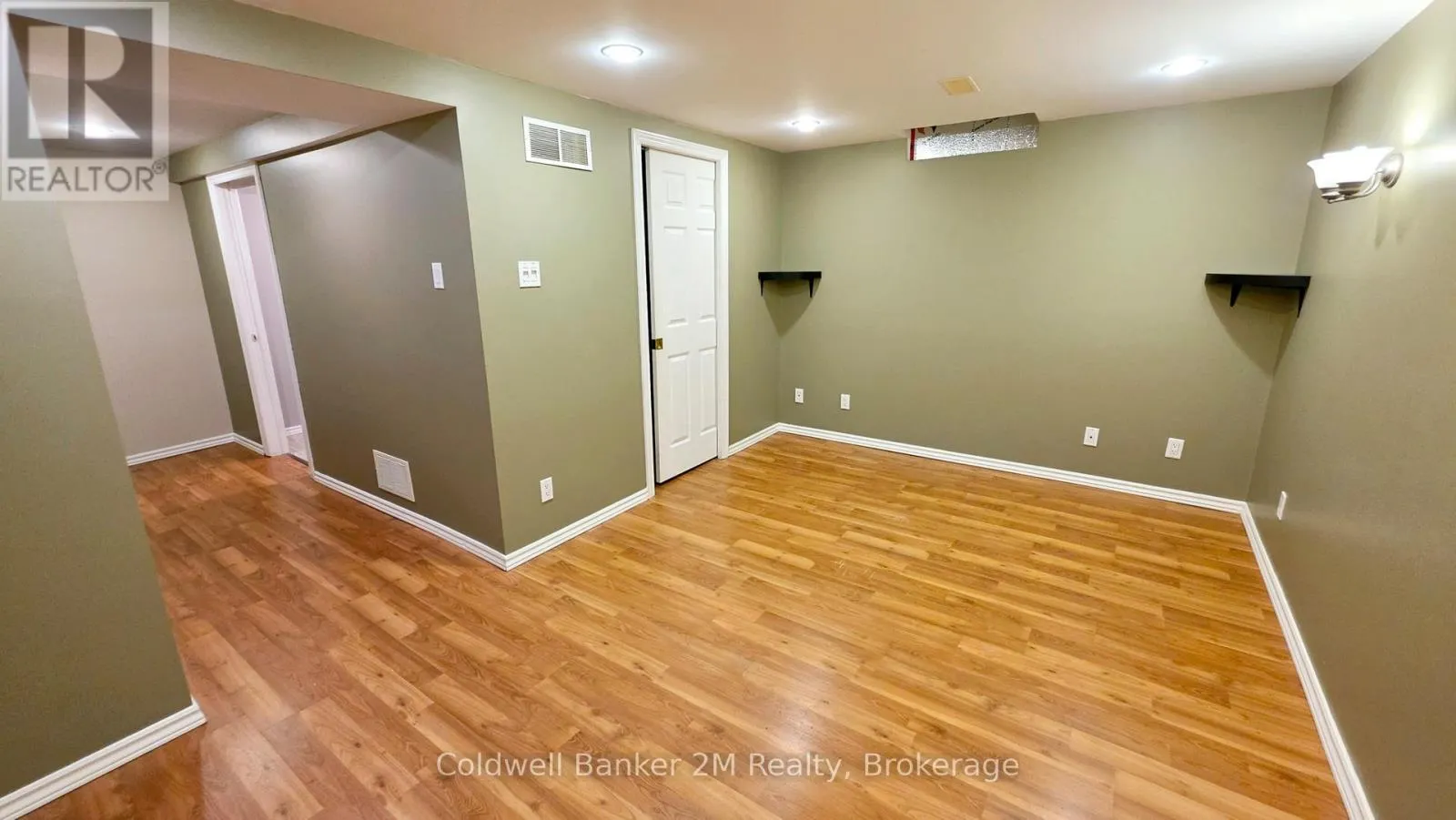 852 ATTERSLEY DRIVE